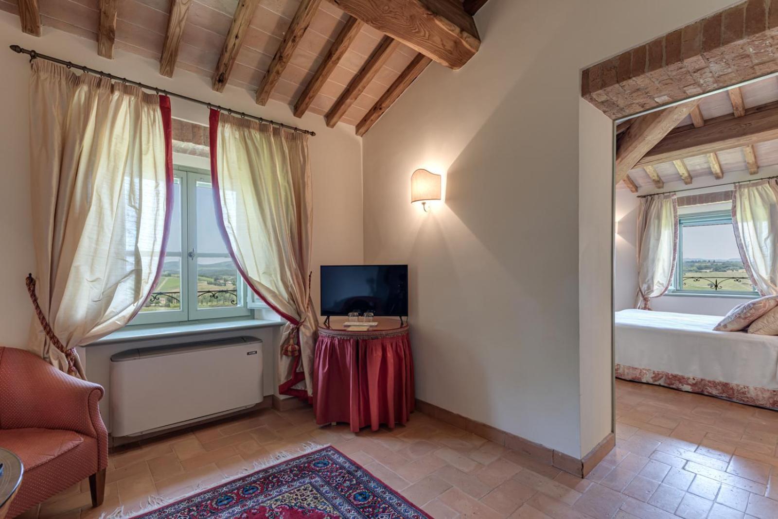 Villa Il Castagno Wine & Resort Сиена Екстериор снимка