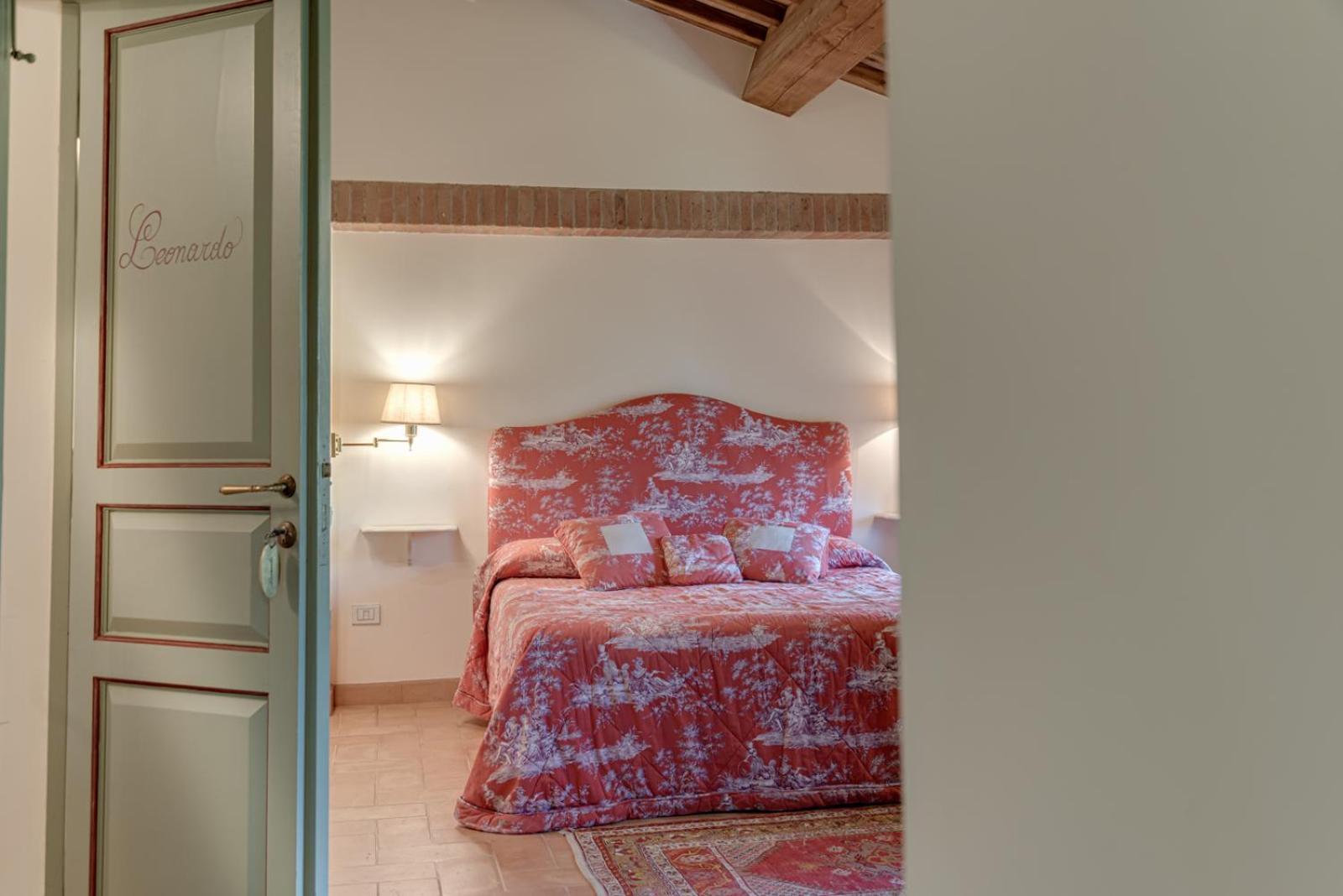 Villa Il Castagno Wine & Resort Сиена Екстериор снимка