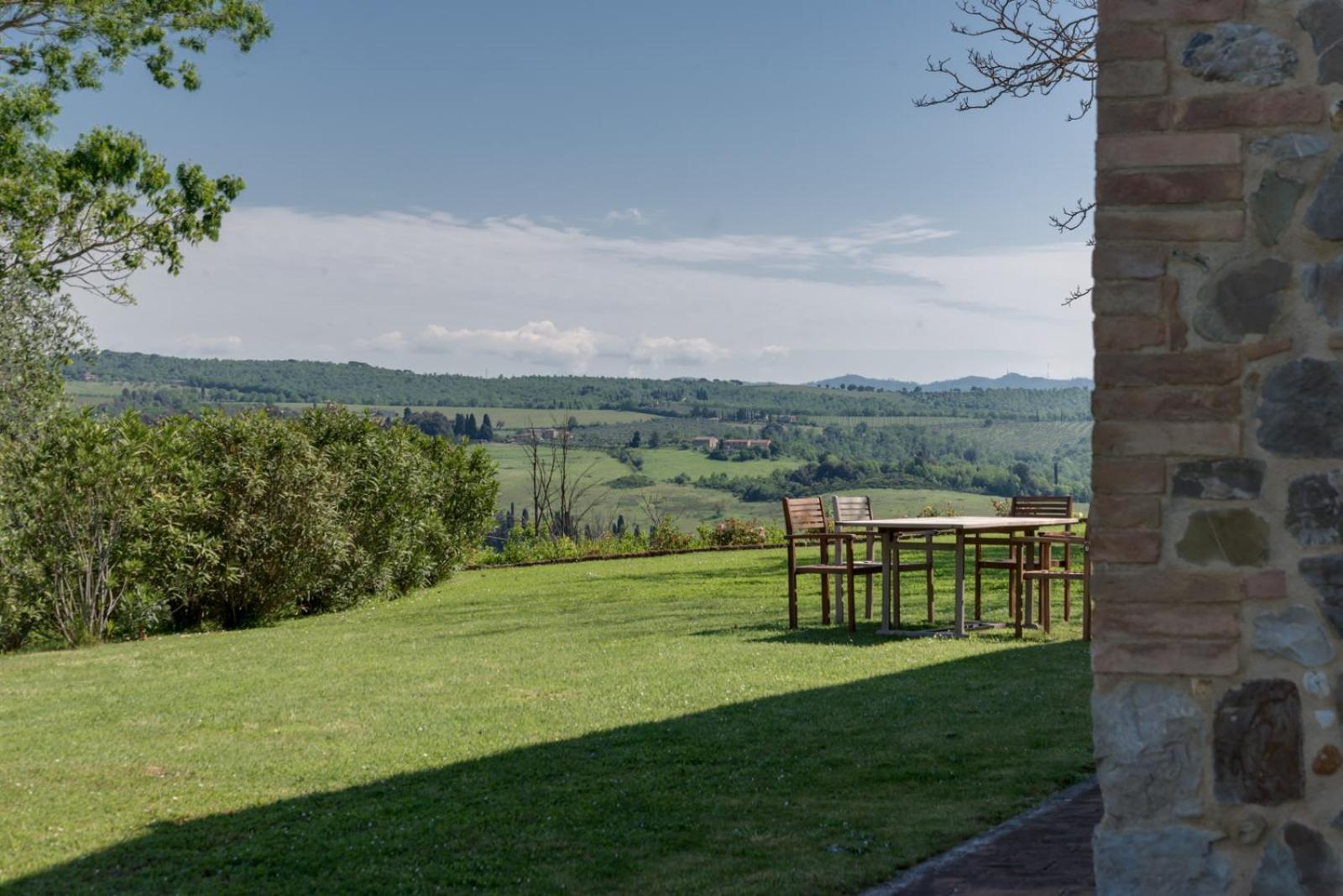 Villa Il Castagno Wine & Resort Сиена Екстериор снимка