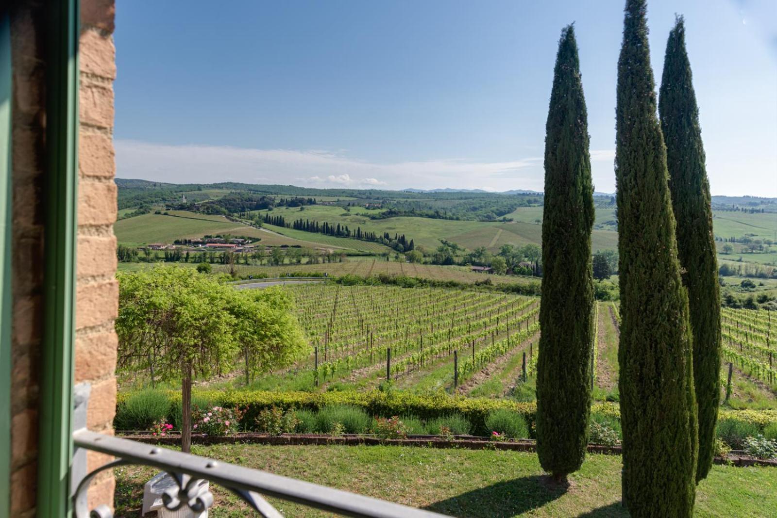 Villa Il Castagno Wine & Resort Сиена Екстериор снимка