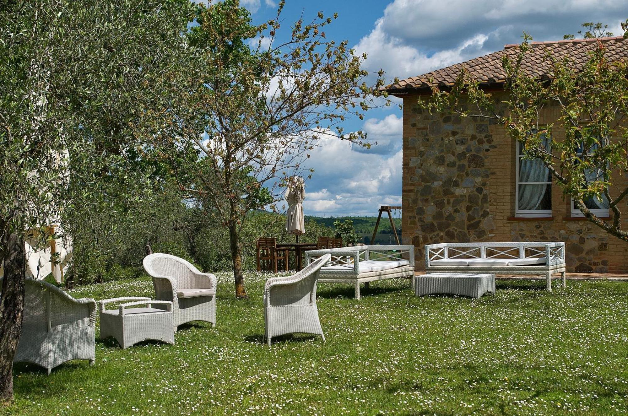 Villa Il Castagno Wine & Resort Сиена Екстериор снимка