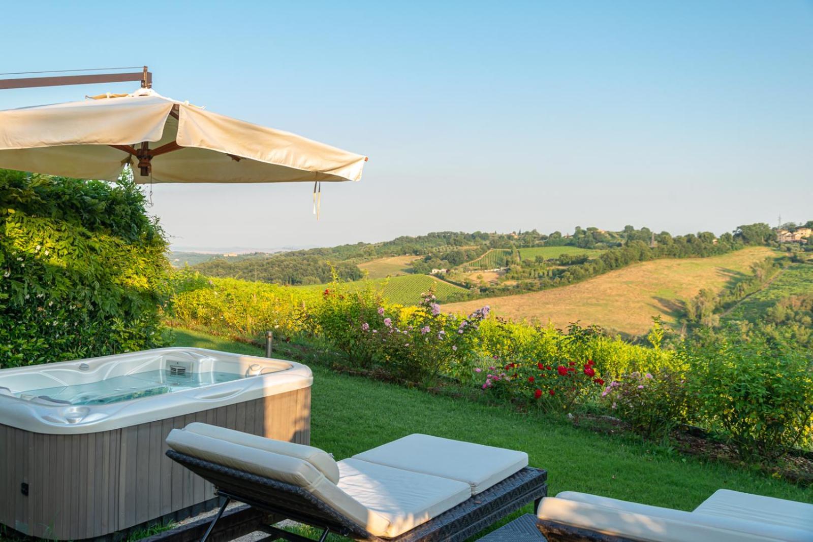 Villa Il Castagno Wine & Resort Сиена Екстериор снимка