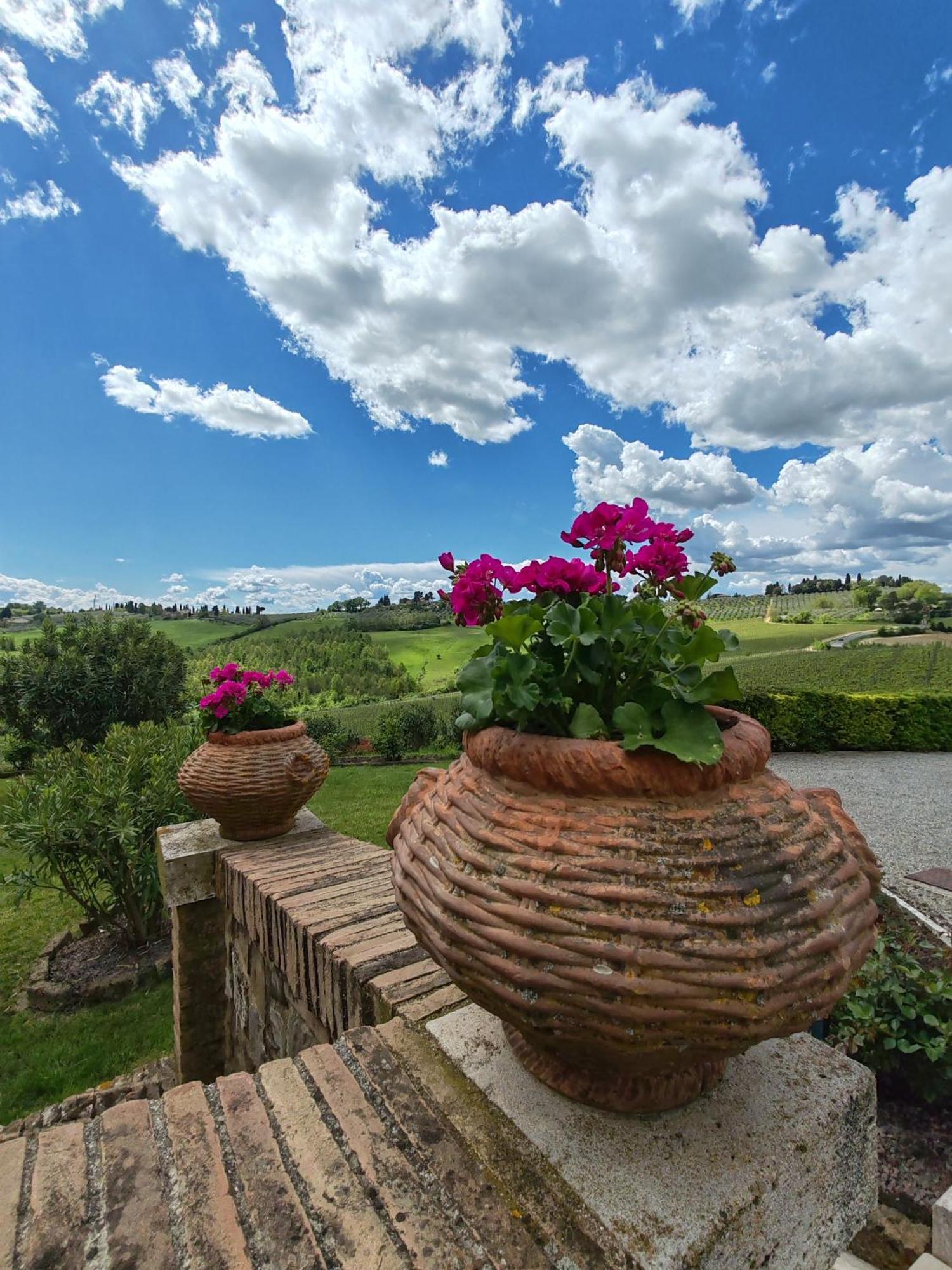 Villa Il Castagno Wine & Resort Сиена Екстериор снимка