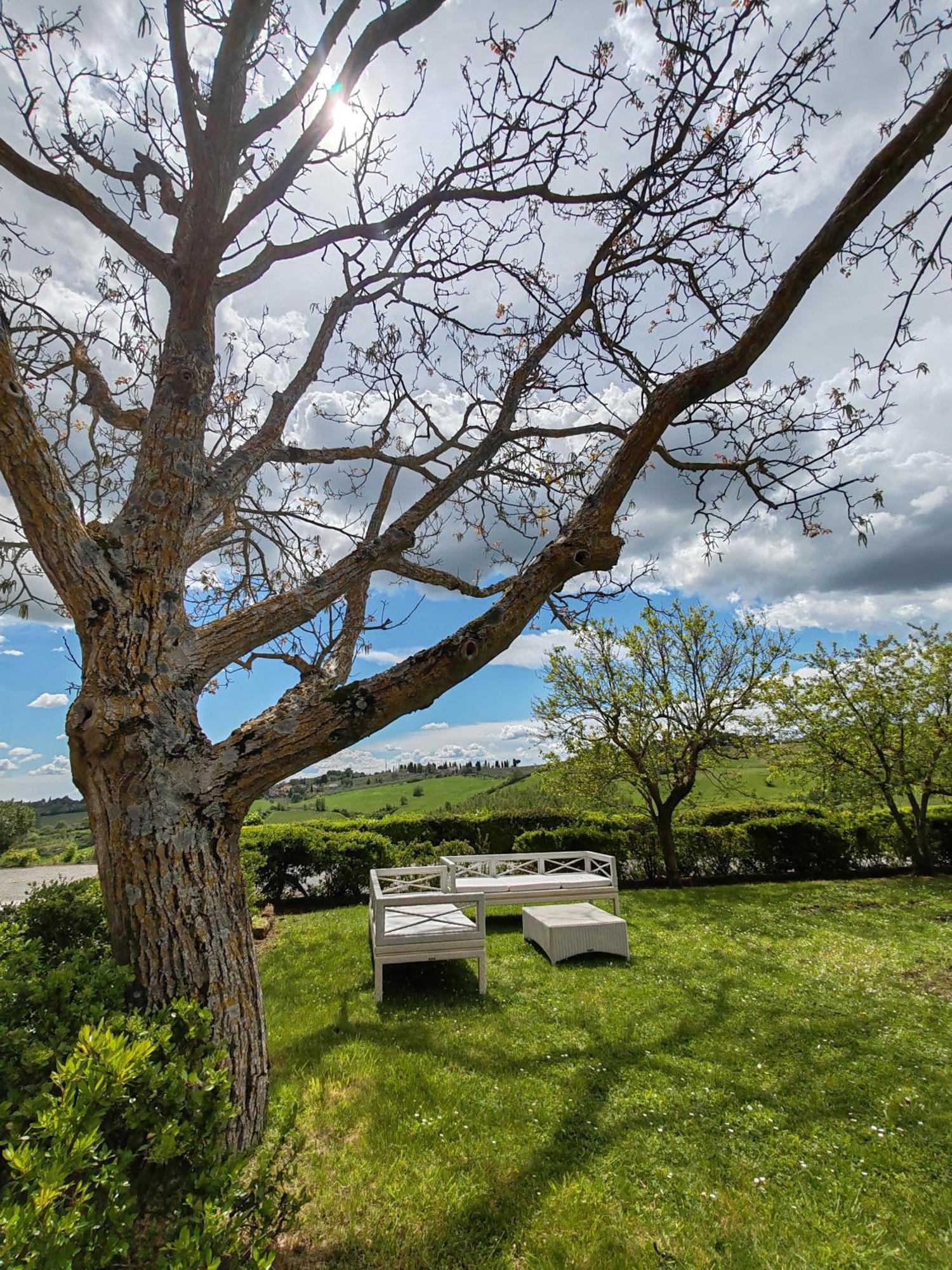 Villa Il Castagno Wine & Resort Сиена Екстериор снимка